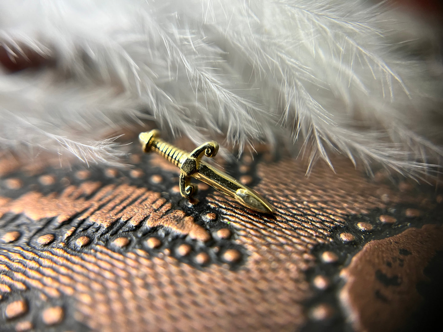 14k Gold Dagger Threadless End