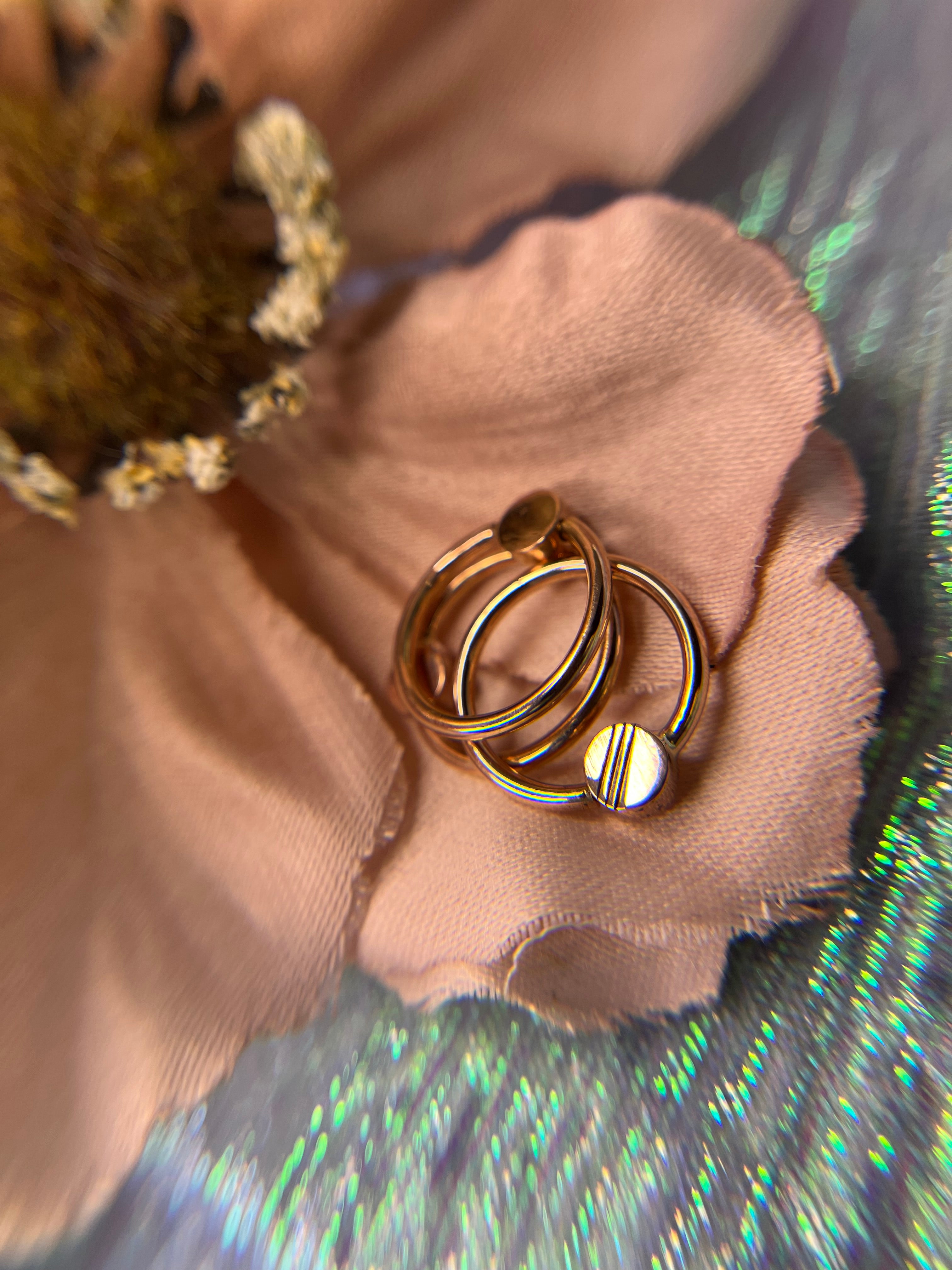 14k Yellow Gold Fixed Medallion Rings – Darling Body Jewelry