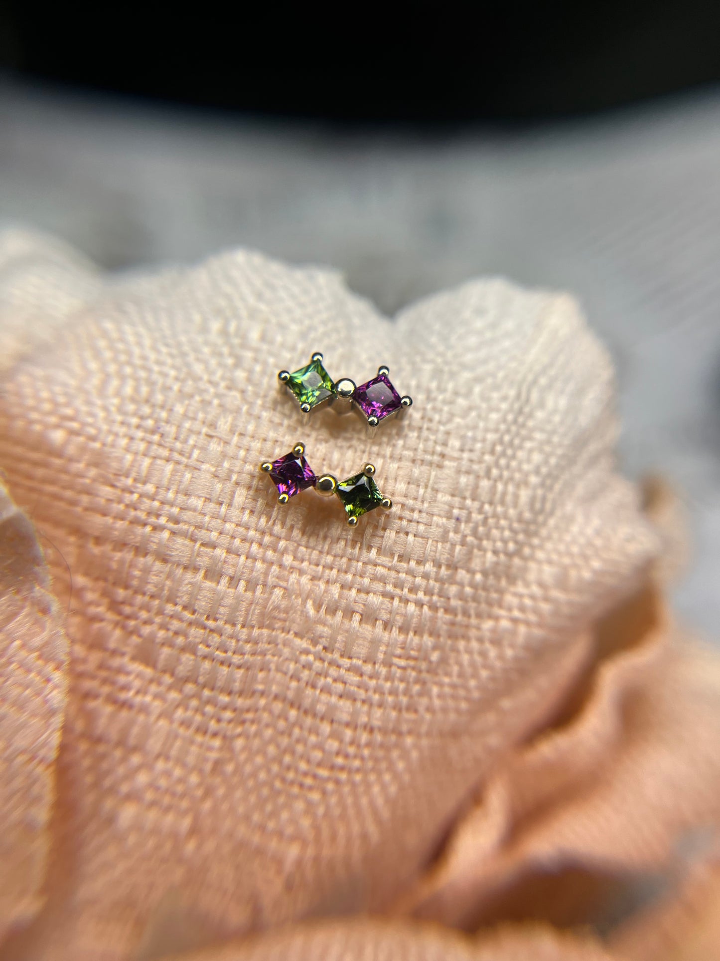 14k Gold Harlequin Threadless End
